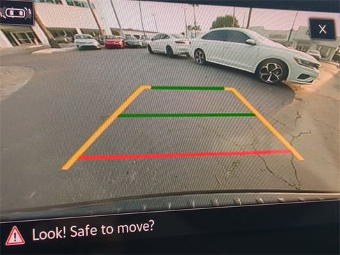 New 2025 Volkswagen Taos SE image 22