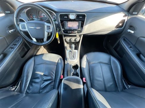 Used 2011 Chrysler 200 Limited image 15