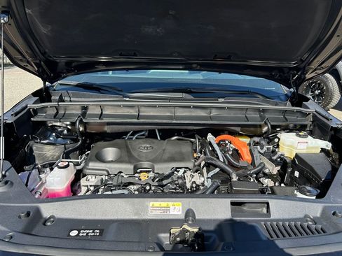 Used 2022 Toyota Highlander XLE image 29
