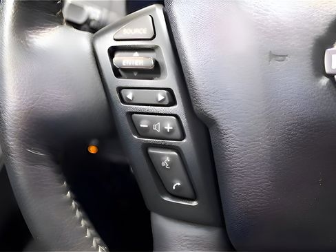 Used 2024 Nissan Frontier SV w/ SV Convenience Package image 11