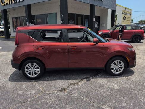 Used 2020 Kia Soul LX FWD image 4