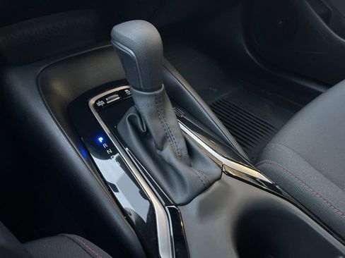 Used 2025 Toyota Corolla SE w/ Convenience Package image 24