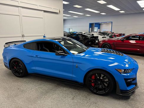 Used 2022 Ford Mustang Shelby GT500 w/ Technology Package RWD image 6