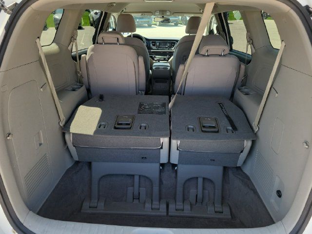 Used 2018 Kia Sedona L FWD image 6