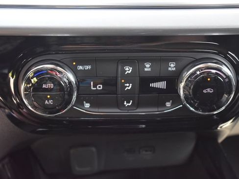 New 2026 Chevrolet Trax LT w/ LT Convenience Package FWD image 28