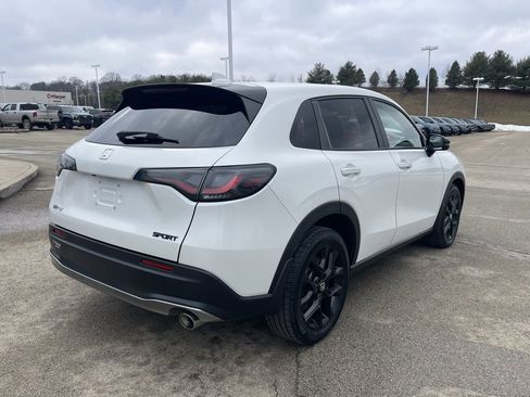 Used 2024 Honda HR-V Sport image 3