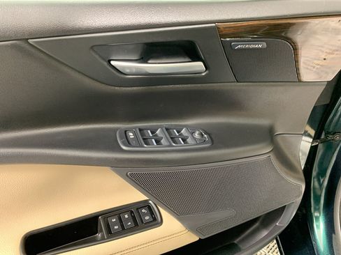 Used 2017 Jaguar XE Prestige image 15