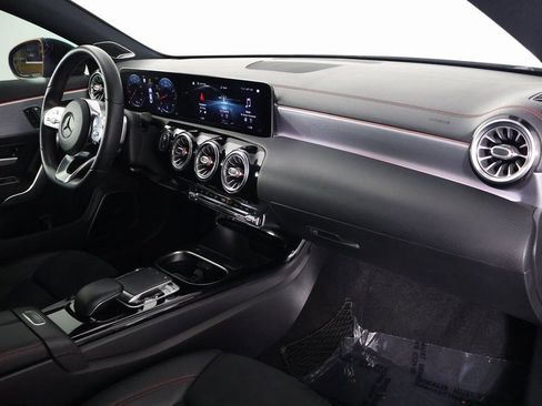 Used 2020 Mercedes-Benz CLA 250 image 9