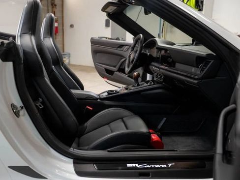 Used 2025 Porsche 911 Carrera T RWD image 19
