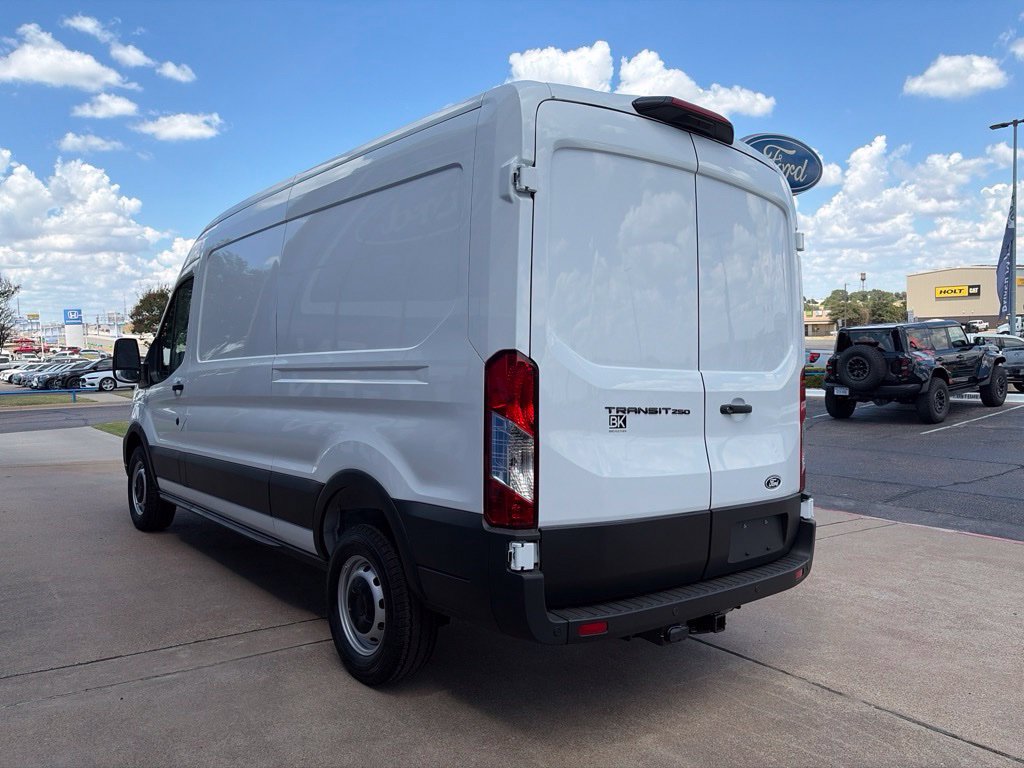 New 2026 Ford Transit 250 148 Medium Roof w/ Load Area Protection Package RWD image 4