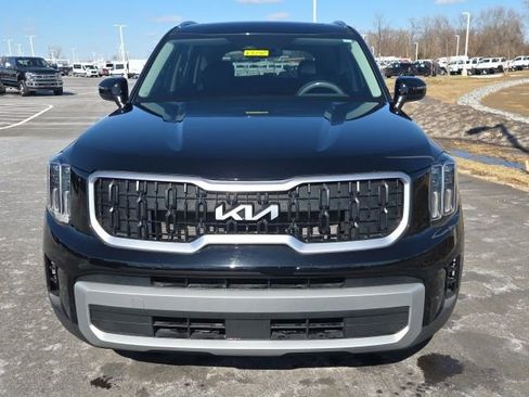 Used 2023 Kia Telluride EX w/ EX Captain's Chair Package image 18