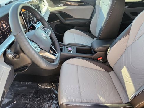 New 2026 Volkswagen Tiguan SE R-Line image 3