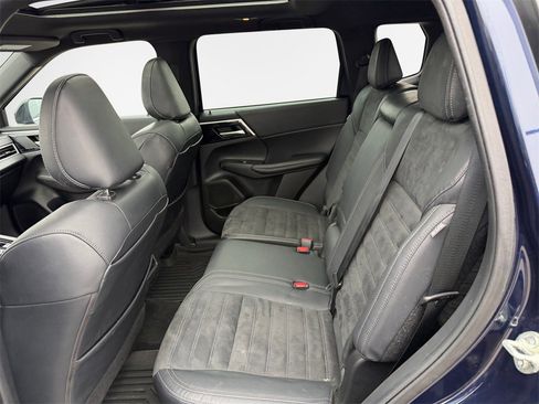 Used 2022 Mitsubishi Outlander SEL Black Edition image 24