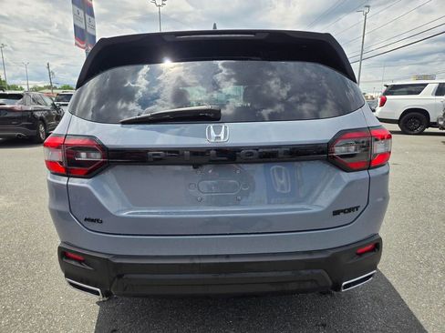 Certified 2025 Honda Pilot Sport image 6