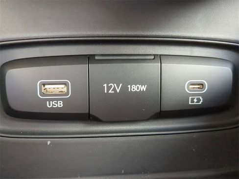 New 2026 Hyundai Venue SE image 23