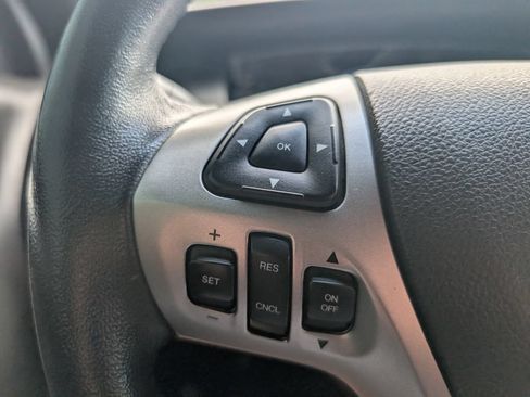 Used 2019 Ford Taurus SEL w/ Equipment Group 201A FWD image 14