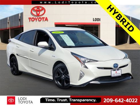 Used 2018 Toyota Prius Four Touring w/ Appearance Package image 1