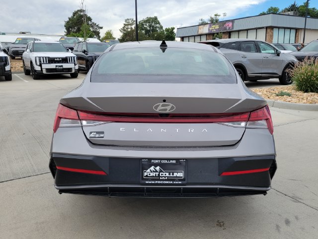 Used 2025 Hyundai Elantra SEL FWD image 4