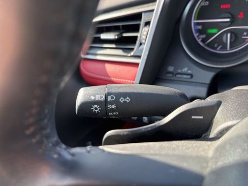 Used 2022 Toyota Camry XSE w/ Navigation Upgrade Package image 23