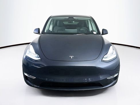 Used 2022 Tesla Model Y Long Range image 2