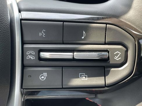 Used 2025 Chevrolet Colorado Z71 w/ Technology Package image 29