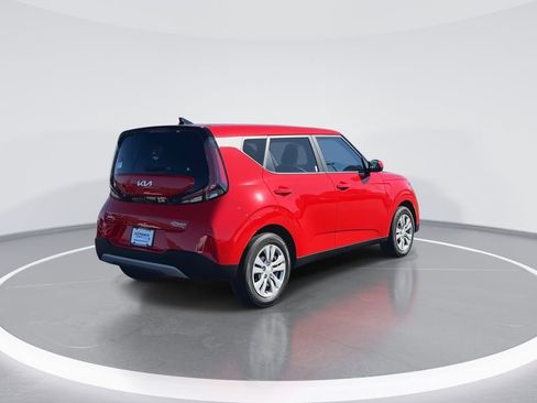 Used 2025 Kia Soul LX FWD image 8