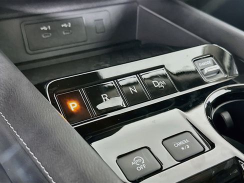 Used 2025 Nissan Murano SV FWD image 24
