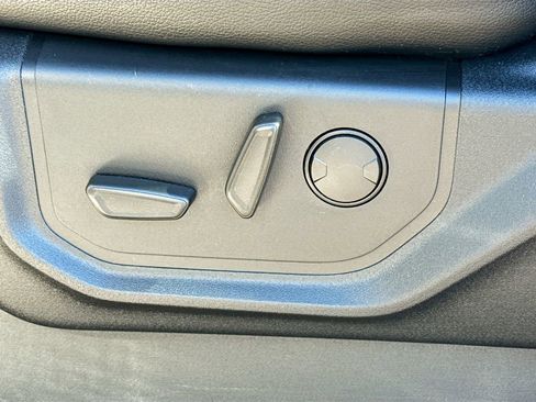 Used 2019 Ford F150 Lariat w/ Equipment Group 502A Luxury image 23