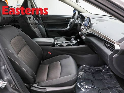 Used 2024 Nissan Altima 2.5 SV image 25