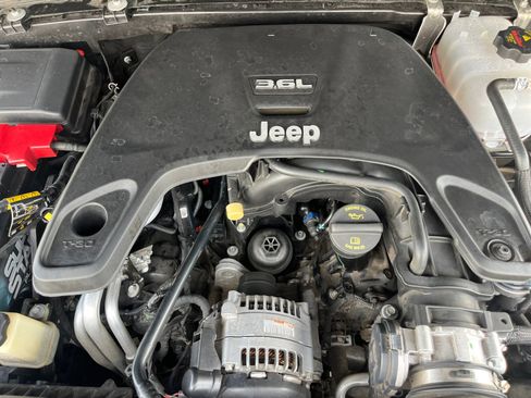 Used 2020 Jeep Wrangler Unlimited Sport S image 29