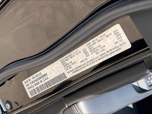 Used 2025 Jeep Grand Cherokee Altitude AWD/4WD image 34
