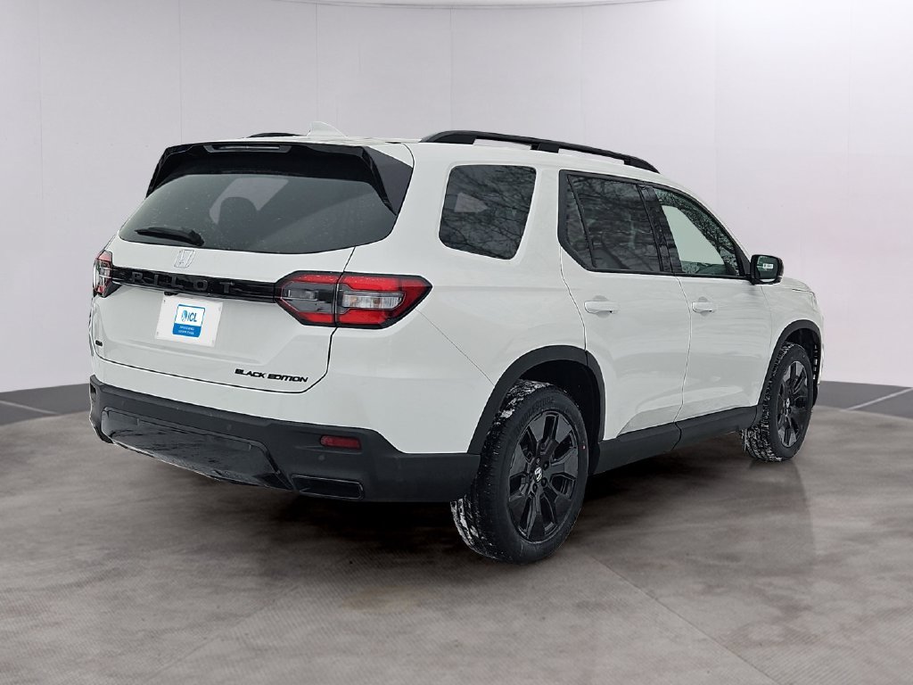 New 2026 Honda Pilot Black Edition image 3