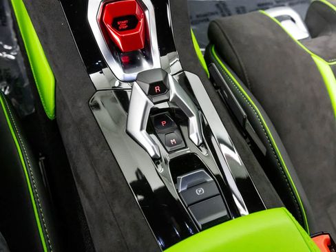 Used 2024 Lamborghini Huracan Tecnica image 17