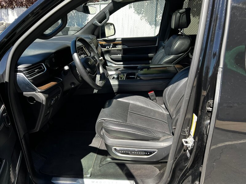 Used 2024 Jeep Grand Wagoneer L 4WD image 18