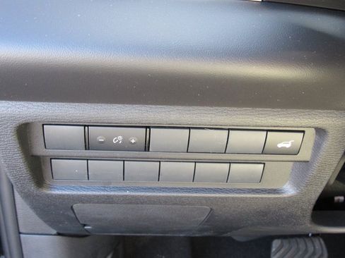 New 2025 Mitsubishi Outlander SE image 23