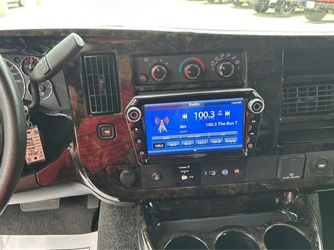 Used 2023 GMC Savana 2500 Extended image 9