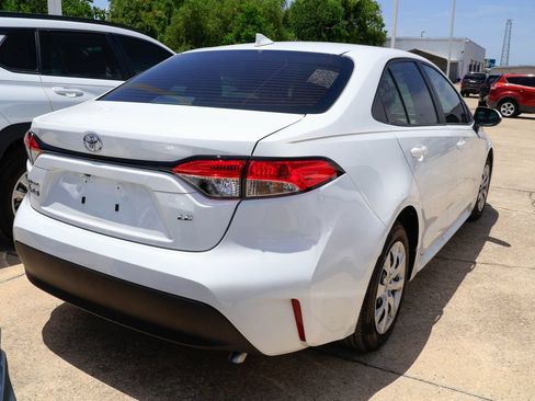 Used 2024 Toyota Corolla LE FWD image 3