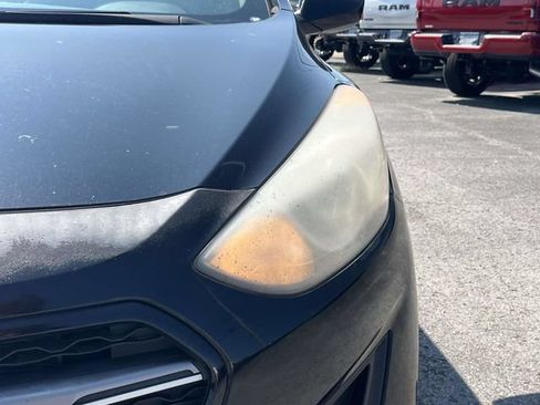 Used 2017 Hyundai Elantra GT FWD image 9