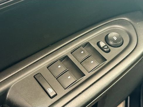 Used 2013 GMC Acadia SLE AWD/4WD image 18