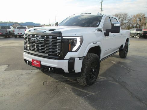 Certified 2025 GMC Sierra 2500 Denali Ultimate image 12