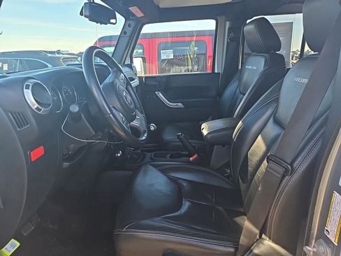 Used 2015 Jeep Wrangler Unlimited Rubicon image 12