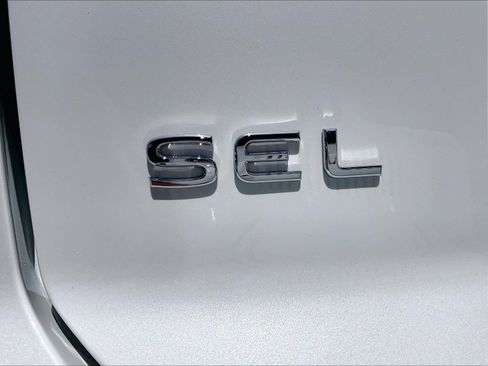 Certified 2024 Volkswagen Atlas Cross Sport SEL Premium R-Line AWD/4WD image 31