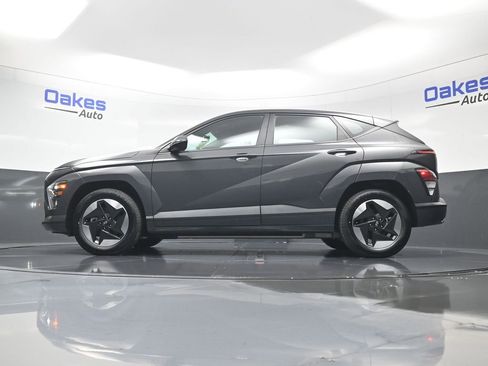 Used 2024 Hyundai Kona SE image 40
