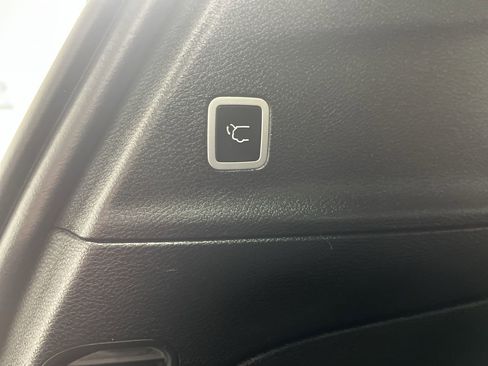 Used 2025 Chrysler Pacifica Select FWD image 30
