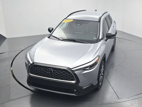 Used 2025 Toyota Corolla Cross XLE FWD image 46
