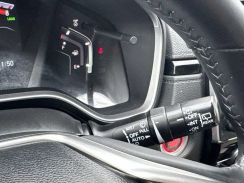 Used 2018 Honda CR-V Touring image 12