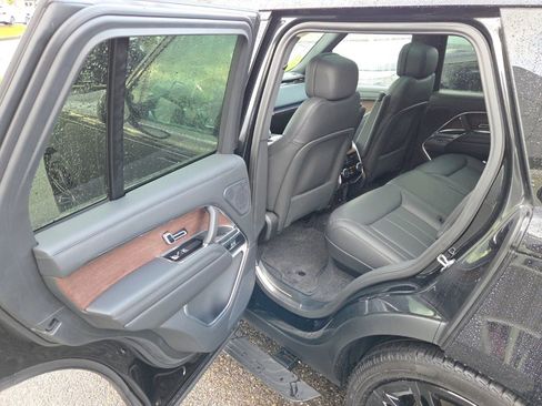 New 2025 Land Rover Range Rover SE image 15