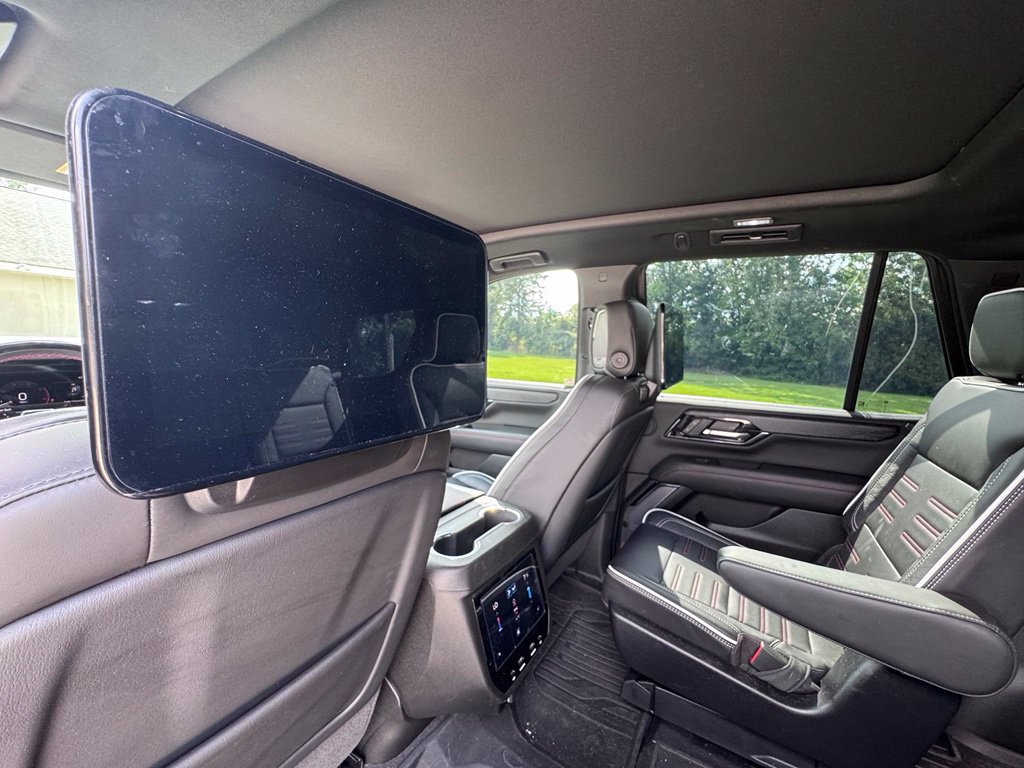 Used 2025 GMC Yukon AT4 Ultimate AWD/4WD image 21