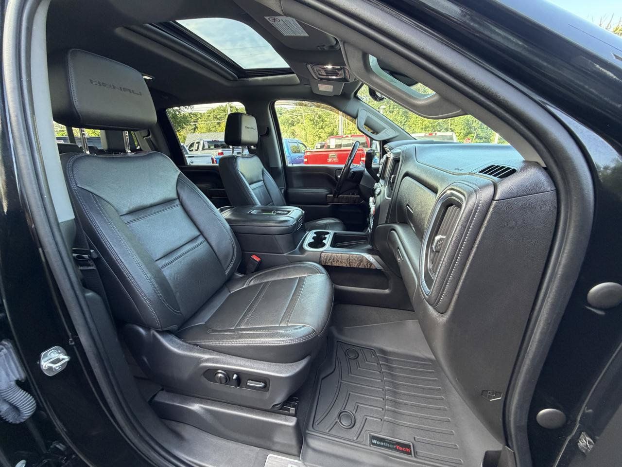 Used 2021 GMC Sierra 3500 Denali w/ Denali Ultimate Package AWD/4WD image 45