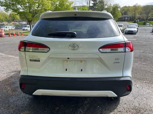 Used 2023 Toyota Corolla Cross LE w/ Moonroof Package AWD/4WD image 5